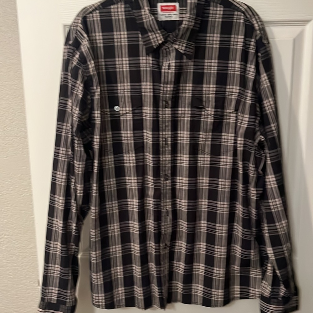 Wrangler button down - Picture 3 of 3
